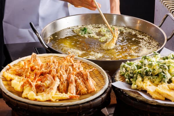 莫萨虾和山野菜天妇罗