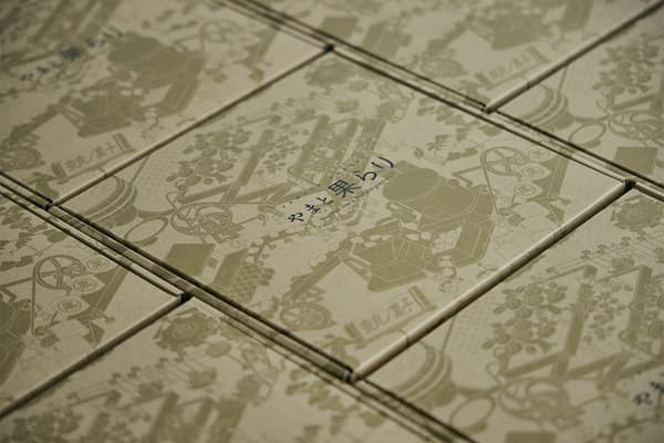 描绘奈良农产品变成糖果的过程的插图包装设计