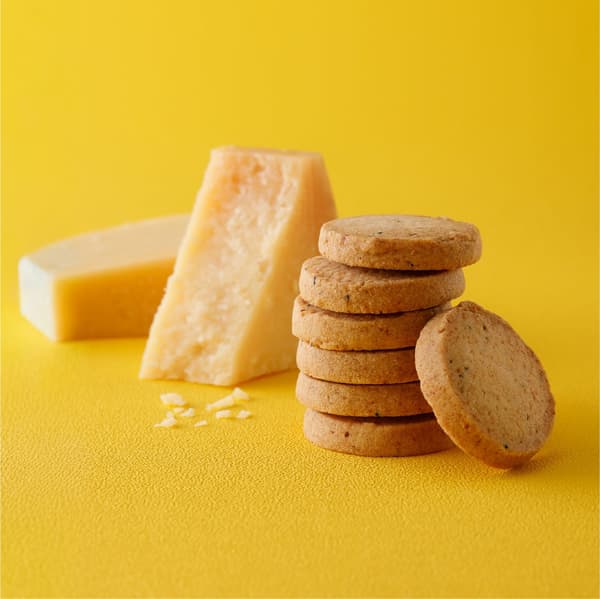 Cheese & Black Pepper Cookie