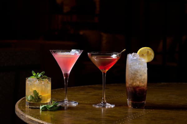 TIME NEST BAR LOUNGE 라운지 공간
