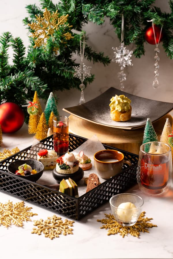 Set teh sore Natal dengan Pai Apel Pohon