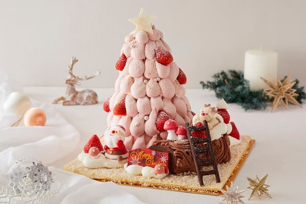 Christmas Strawberry Tree Cake