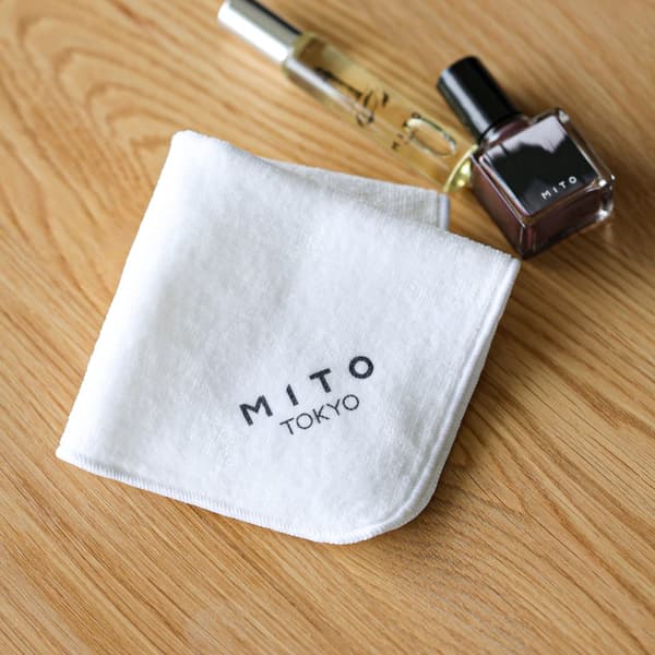 Brand-original Imabari hand towel with logo accent