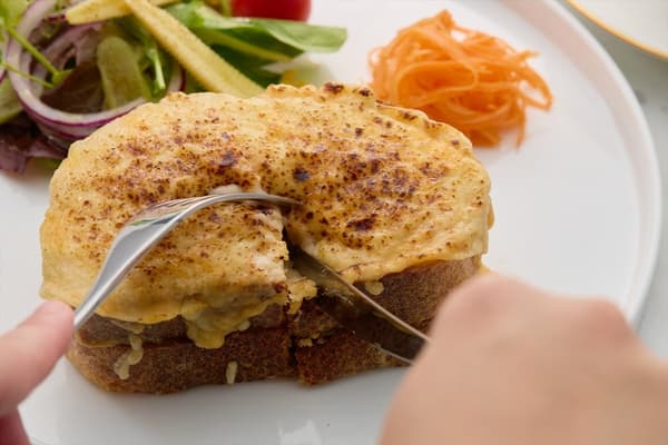 咖啡廳限定菜單 — 法式火腿起司三明治 (Croque Monsieur)