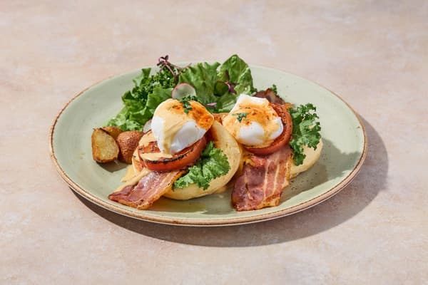 班尼迪克蛋陈年培根&烤番茄