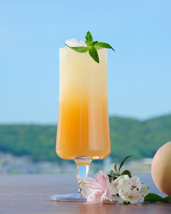 白桃的甜美與檸檬的酸勁交織出盛夏氣泡飲