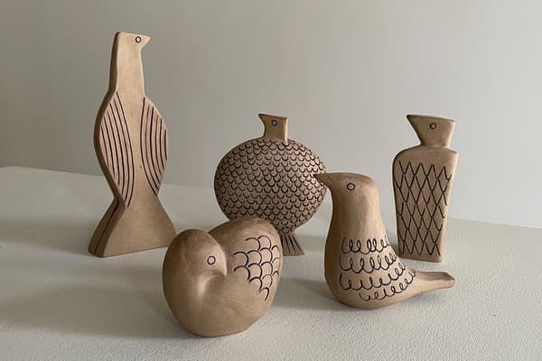 鸟（tui）objet 艺术品，是壶屋烧窑 Ikutouen 与艺术家合作的作品，也将出售