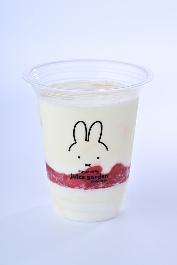 Bebida de yogur Shari-Toro de fresa de Flower Miffy