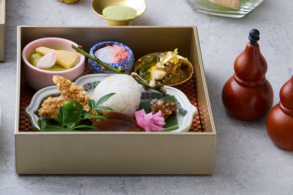 Ambition of the Ruler and the Harmony of Supporting Brothers