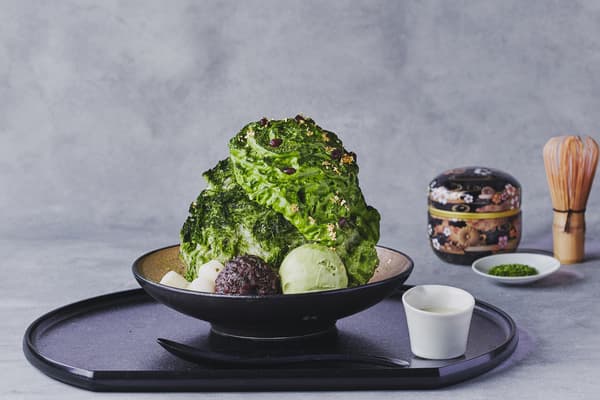 Made with select matcha from Sayama Meicha Maruyasuen, honored with the Minister of Agriculture, Forestry and Fisheries Award and other accolades at home and abroad