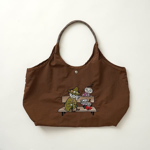 กระเป๋าผ้าใบปักลายมูมินสีน้ำตาล Brown