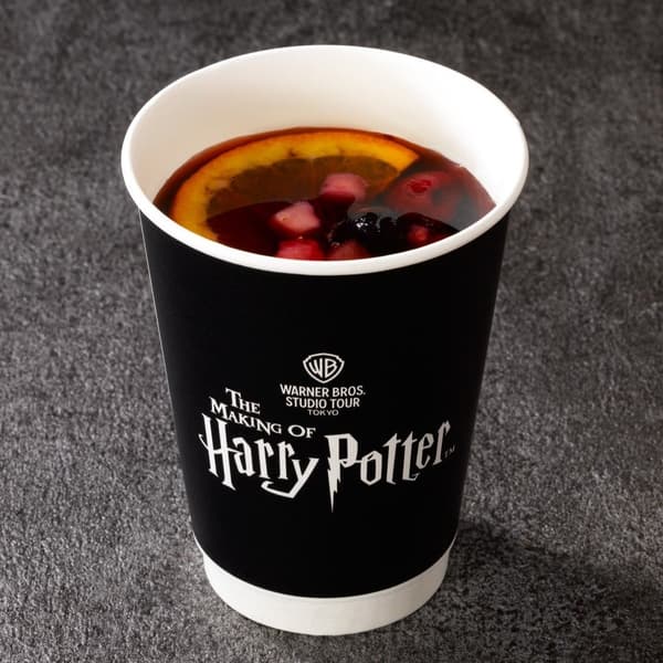 Holiday Hot Wine (ไร้แอลกอฮอล์) ที่ Butterbeer Bar