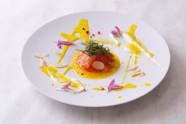 大西洋鲑鱼腌制配菊花酱