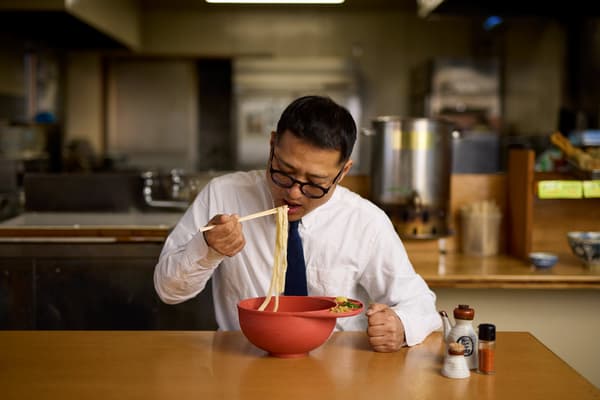 鲤鱼乌冬面头盔产品图