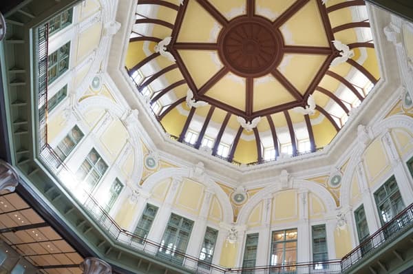 丸の内駅舎のドーム内部