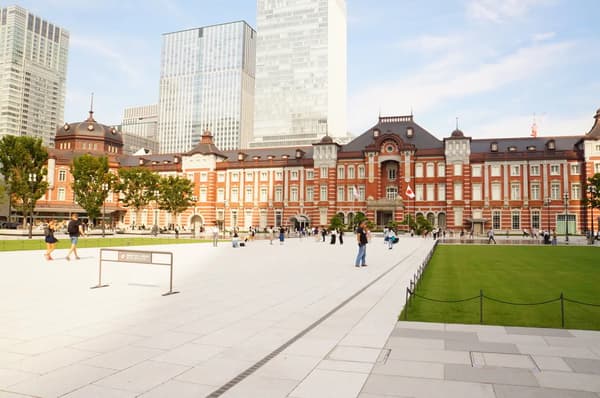 丸の内駅前広場