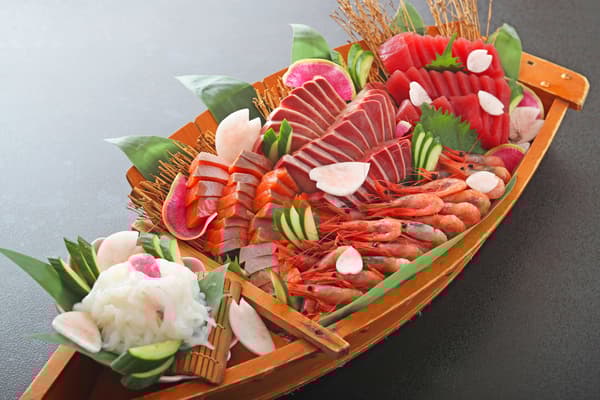 Fresh sashimi delivered from Sakaiminato