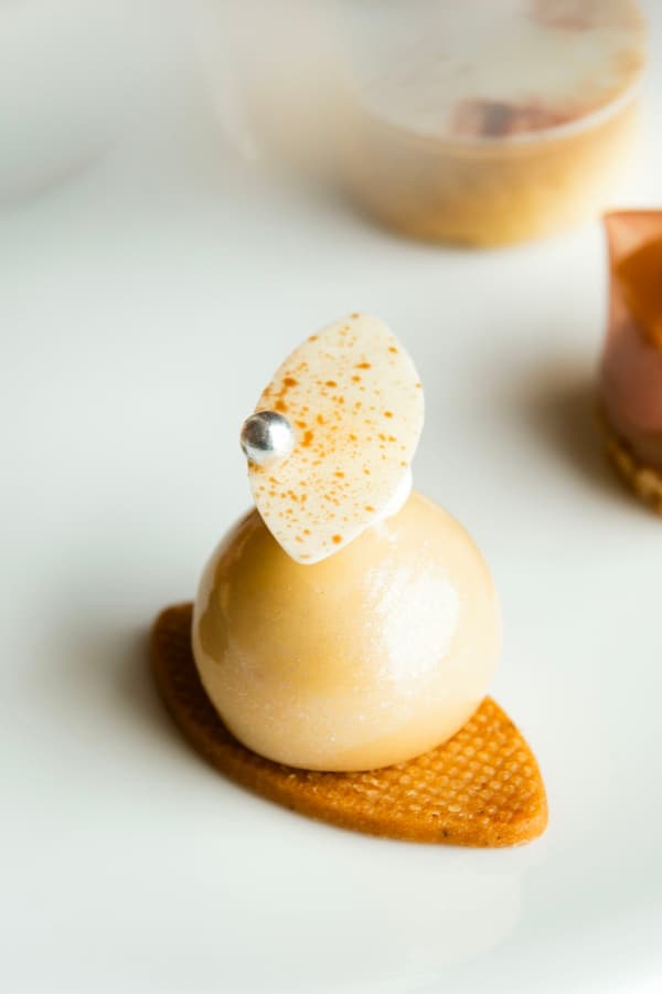 Dessert inspired by 《月光、ミルバンクでの習作》, moonlight reflected on still water