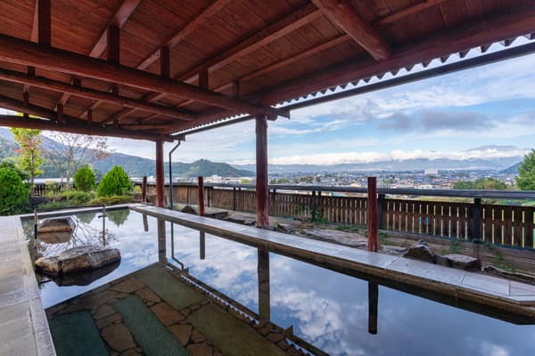 Viewing outdoor bath at Kotori no Yu