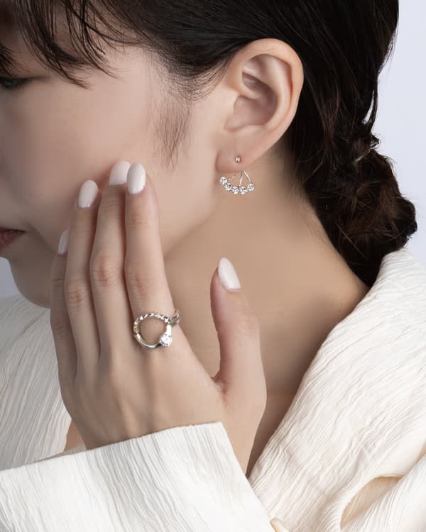 Cradle Ring styling image