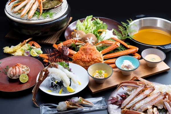 Full Course dengan Kepiting Matsuba Hidup Bertanda Otentik. Karena persediaan kepiting Matsuba bertanda terbatas, disarankan untuk melakukan reservasi terlebih dahulu.