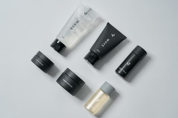 Rangkaian penata dan perawatan rambut RETOUCH ukuran mini eksklusif FamilyMart