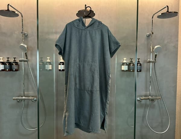 现场提供披风及泳装租借服务