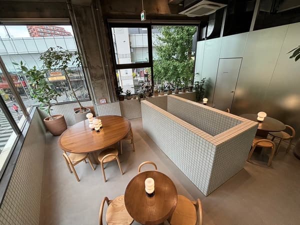 POTERI BAKERY -TOKYO- 三轩茶屋总店二楼堂食区