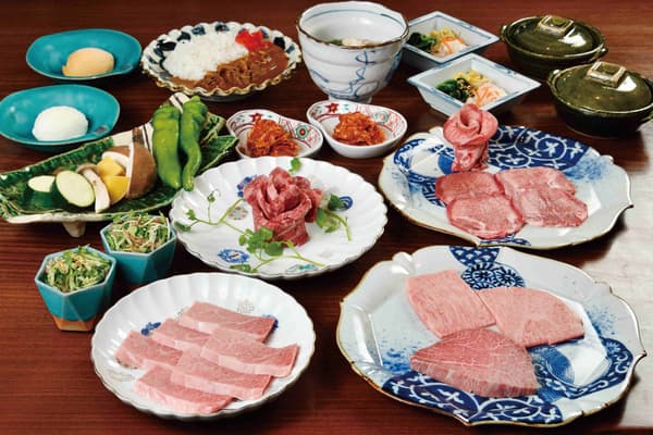 Christmas course from 焼肉丸明