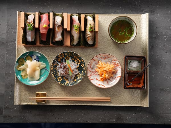 Hand-rolled sushi