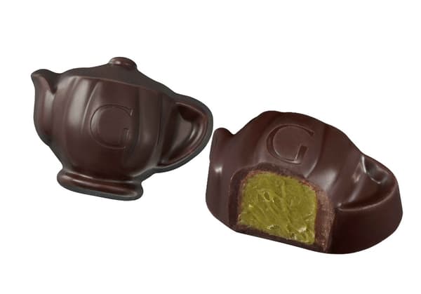 Dark Green Tea Ganache teapot-shaped chocolate