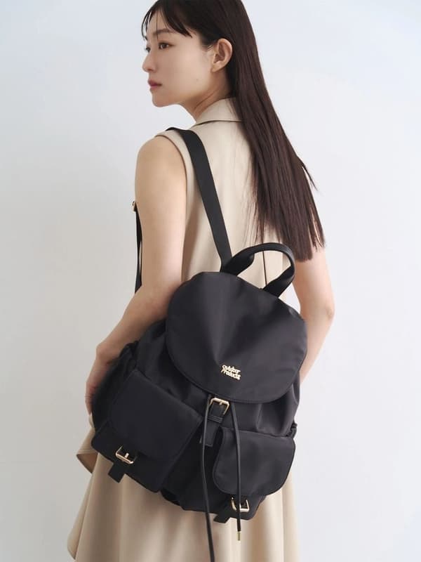 扣环双肩包（黑色）