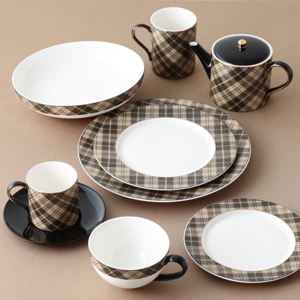 Tartan tableware pieces in gray and brown