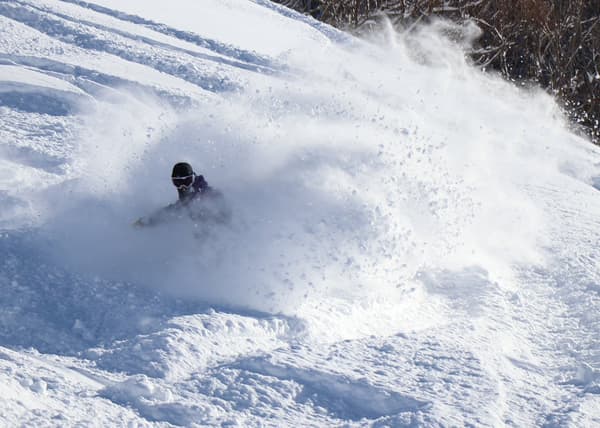 提供极致风景和粉雪的滑雪道