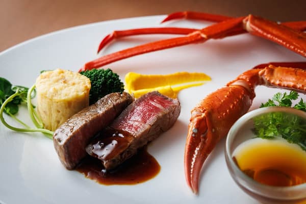 Wagyu steak and red snow crab combo