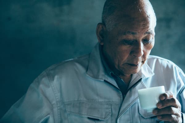 술잔을 든 초상화