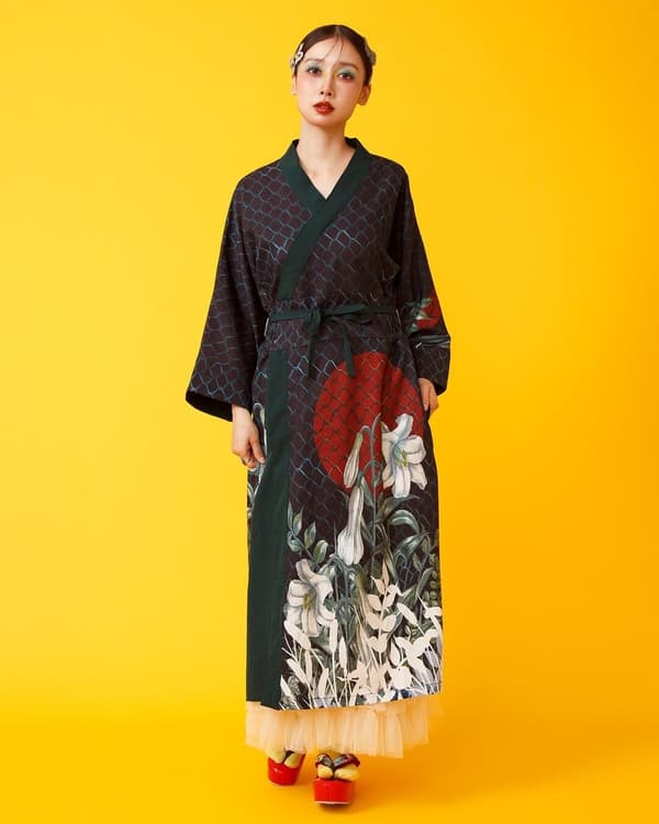 Modern Kimono Dress dengan pola Boundary Line