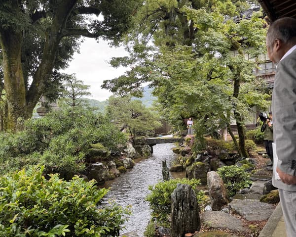 久保田酒造庭園，坂井市首個指定地點，園中清澈溪流潺潺流過