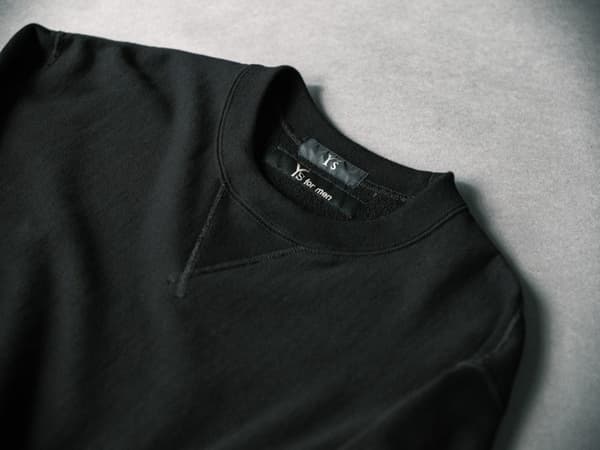 Escote de la sudadera DOUBLE-NAME