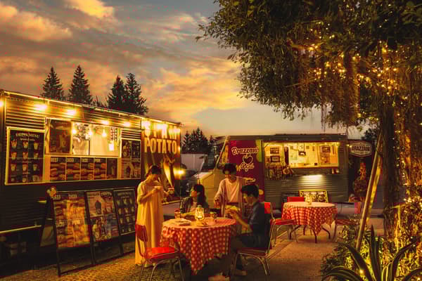 Kitchen car at the outdoor TAMARIBA