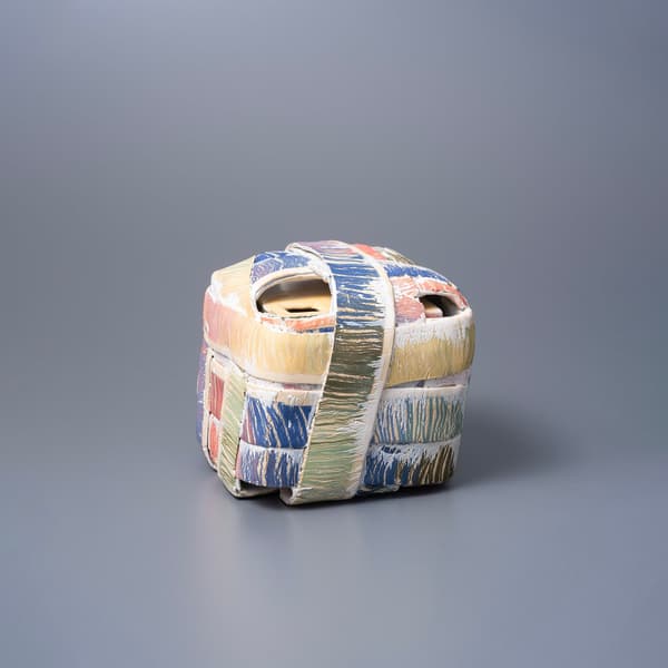 艾格尼絲・胡斯的「七彩立方體Object」（17×17.5×h17.5cm）