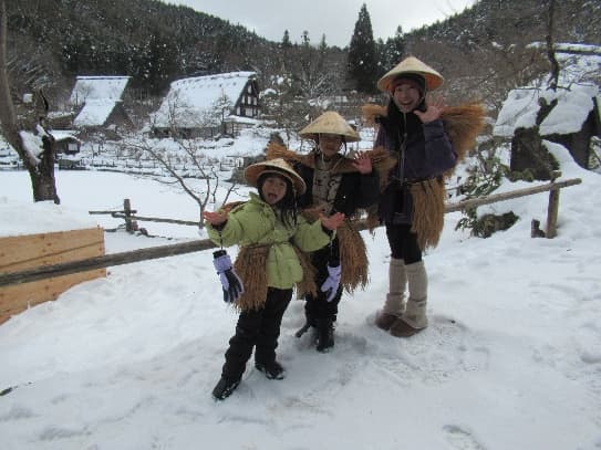 傳統冬季服裝拍照機會