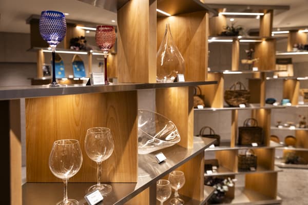 Bring the afterglow of the trip home. The diffuser is sold at the in-hotel shop. The photo is for illustration.