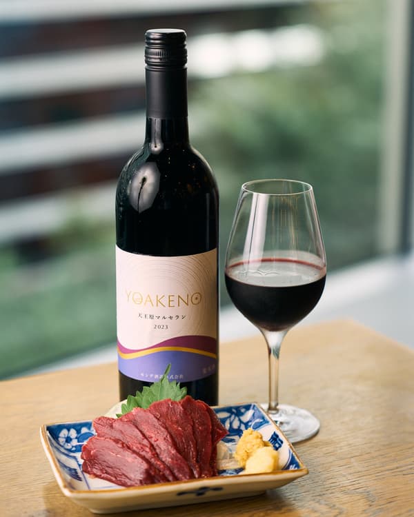 Wine and domestic horse sashimi