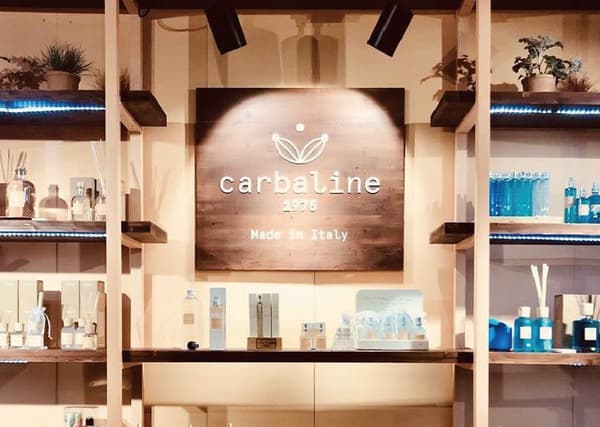 CARBALINE 品牌 logo 店面陳列