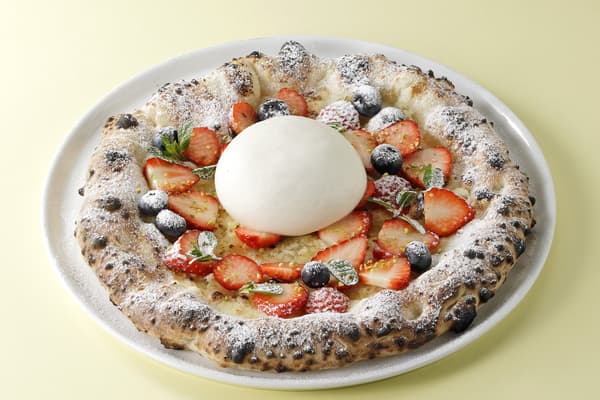 Pizzeria Maldenapoli – 草莓和布拉塔奶酪披萨