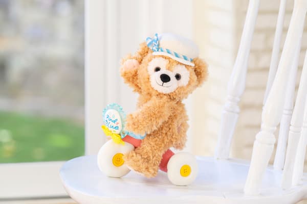 達菲與好友玩偶別針和玩偶