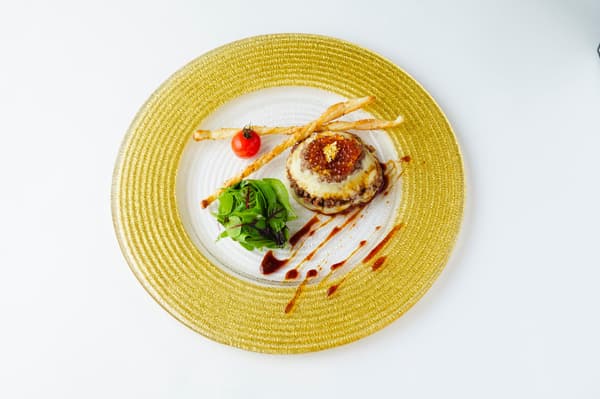 Parmentier de foie gras e hueva de salmón en HAL YAMASHITA Tokyo