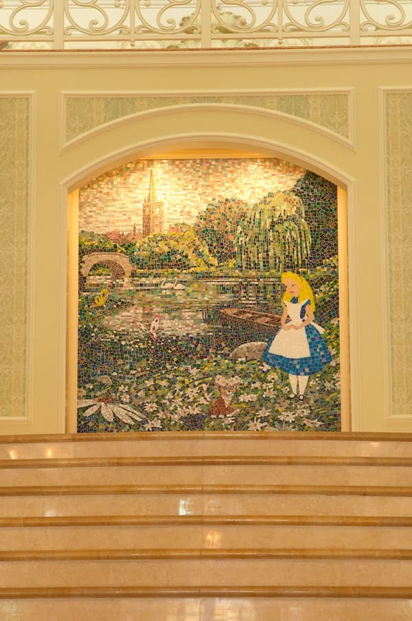 도쿄 디즈니랜드 호텔 모자이크 (C)Disney