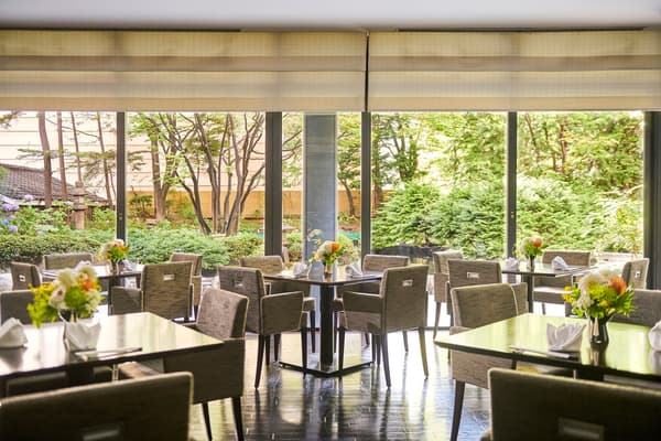 Garden Dining Kanraku Interior